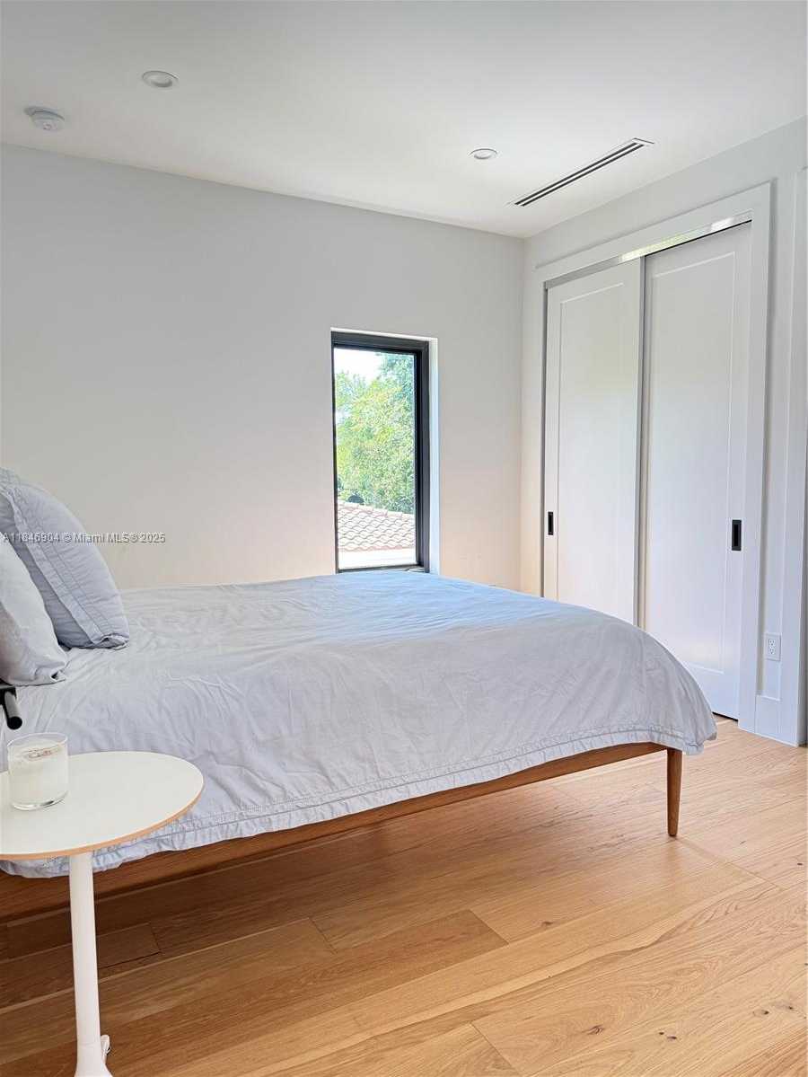 Small Image of 50 NORTH EAST 49TH, Miami Number 21