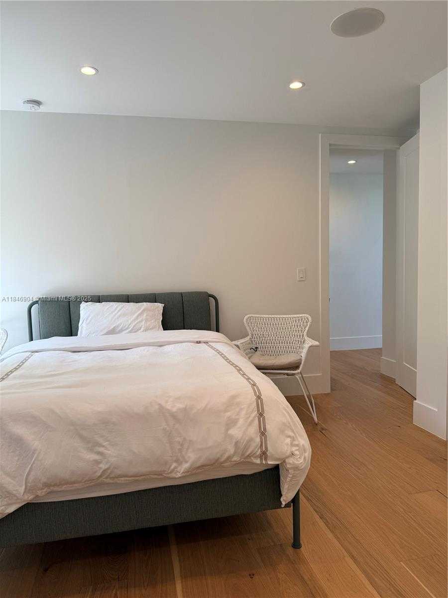 Small Image of 50 NORTH EAST 49TH, Miami Number 29