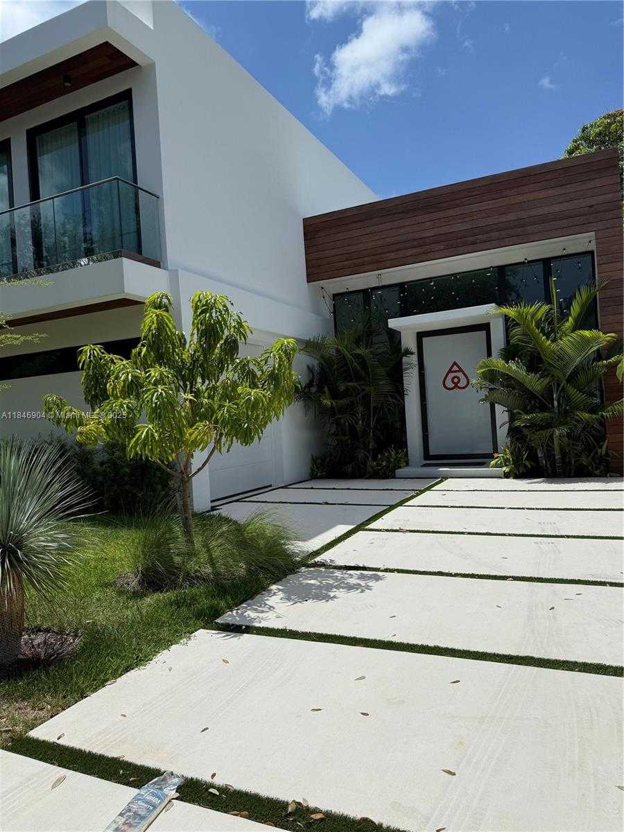 Small Image of 50 NORTH EAST 49TH, Miami Number 31