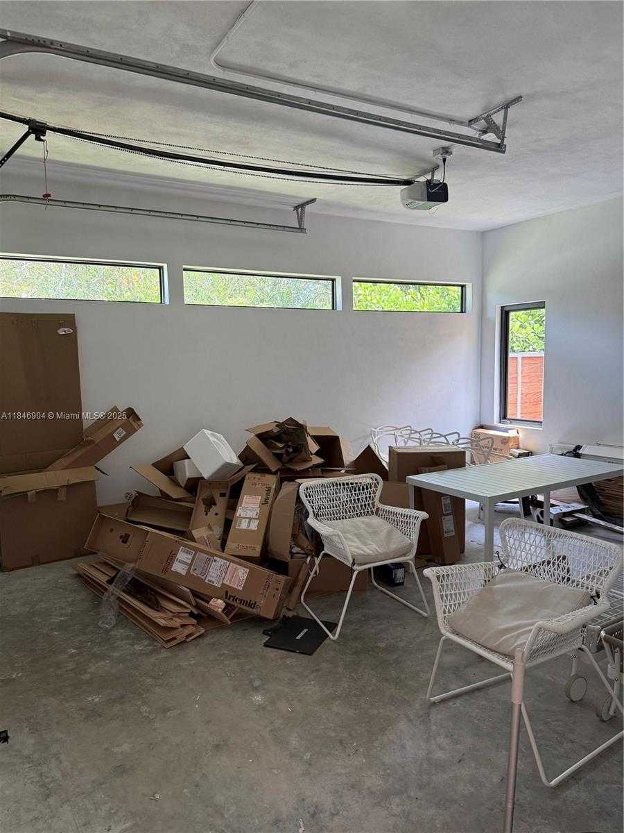 Small Image of 50 NORTH EAST 49TH, Miami Number 33