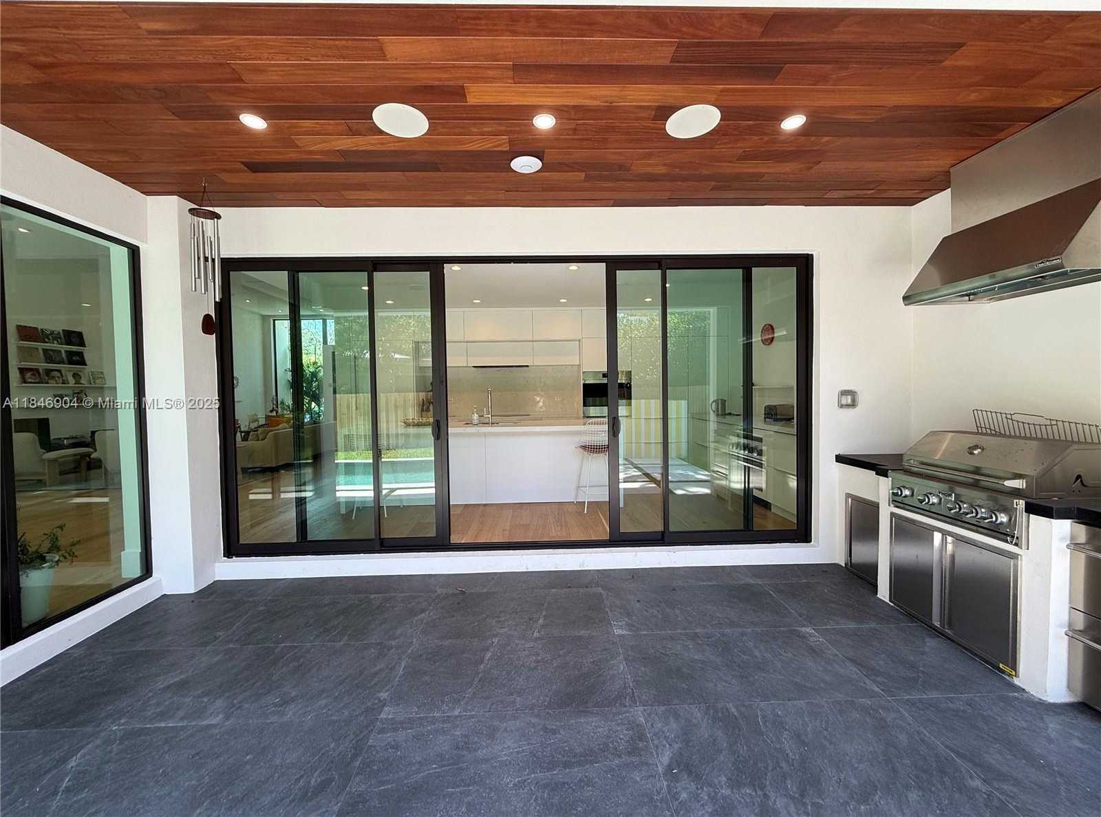 Small Image of 50 NORTH EAST 49TH, Miami Number 9