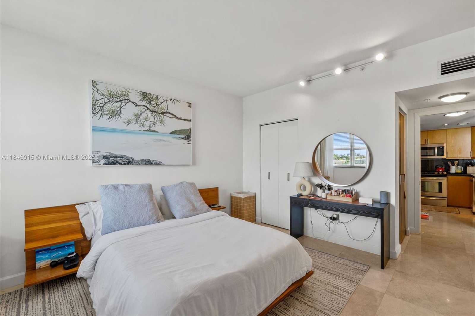 Small Image of 650 WEST AVE #606, Miami Beach Number 11