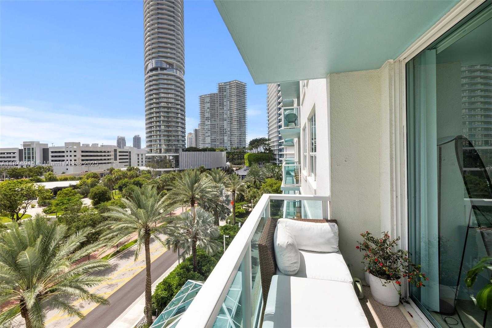 Small Image of 650 WEST AVE #606, Miami Beach Number 17