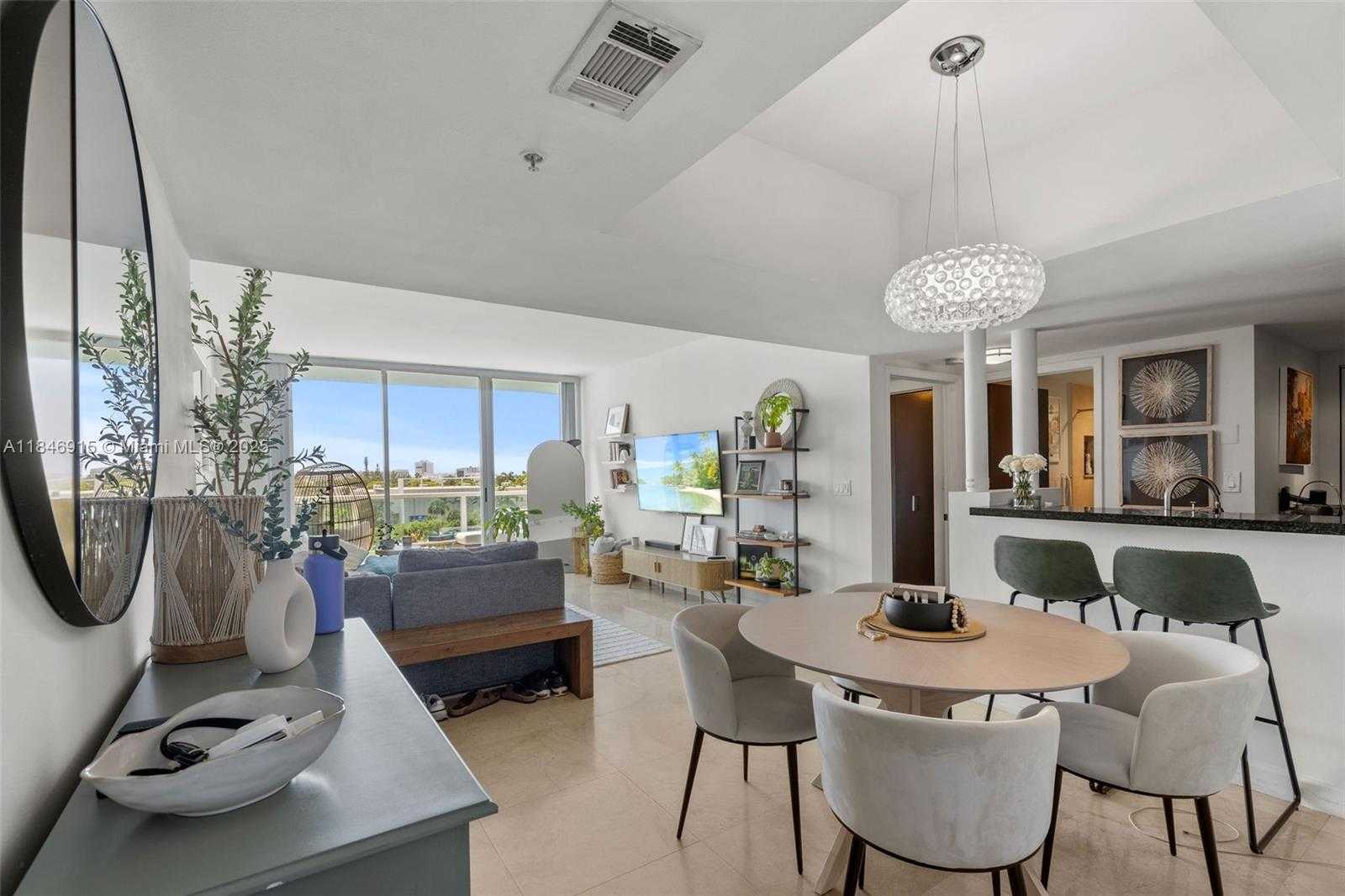 Small Image of 650 WEST AVE #606, Miami Beach Number 2