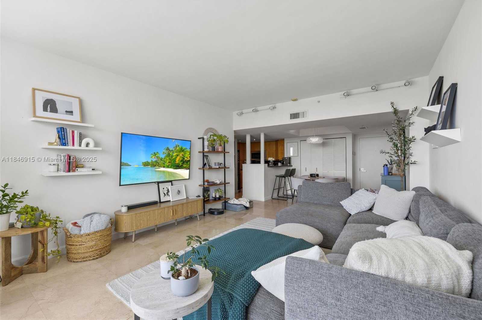 Small Image of 650 WEST AVE #606, Miami Beach Number 3