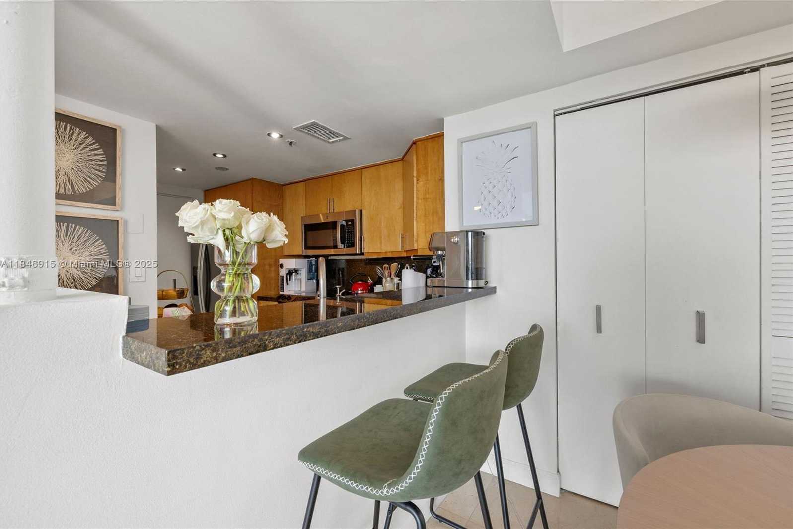 Small Image of 650 WEST AVE #606, Miami Beach Number 6