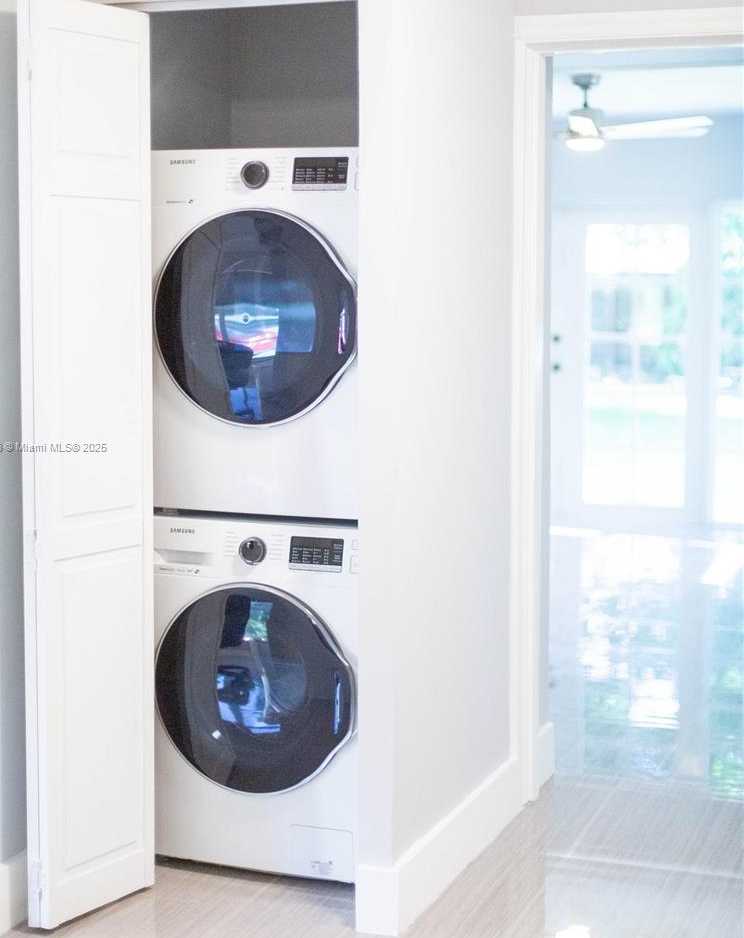 Small Image of 624 WESTWARD DRIVE, Miami Springs Number 13