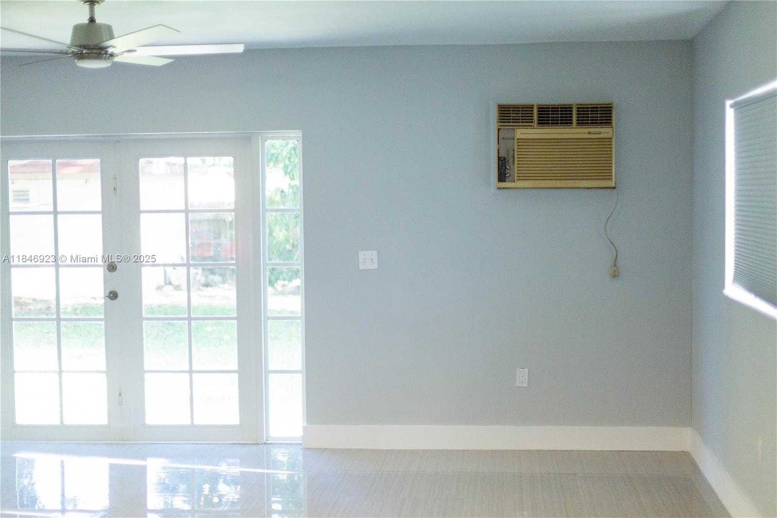 Small Image of 624 WESTWARD DRIVE, Miami Springs Number 15