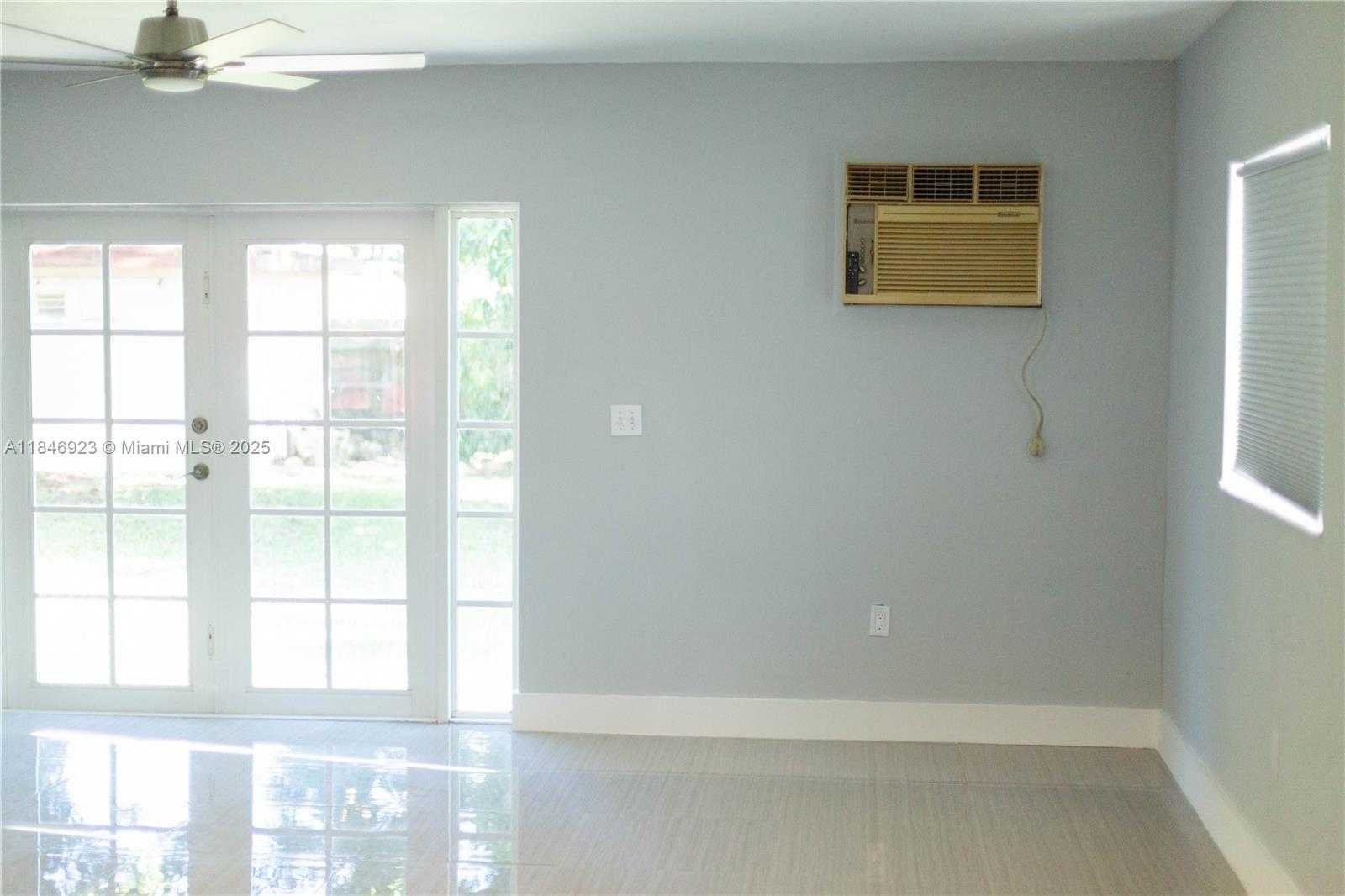 Small Image of 624 WESTWARD DRIVE, Miami Springs Number 16