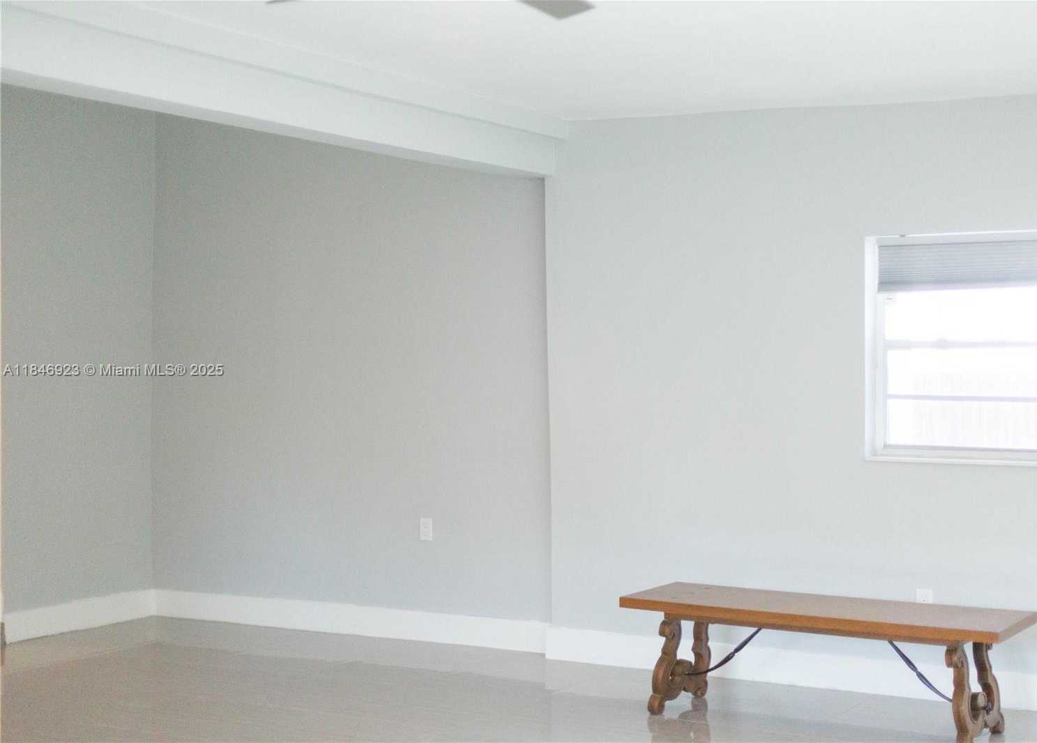 Small Image of 624 WESTWARD DRIVE, Miami Springs Number 18