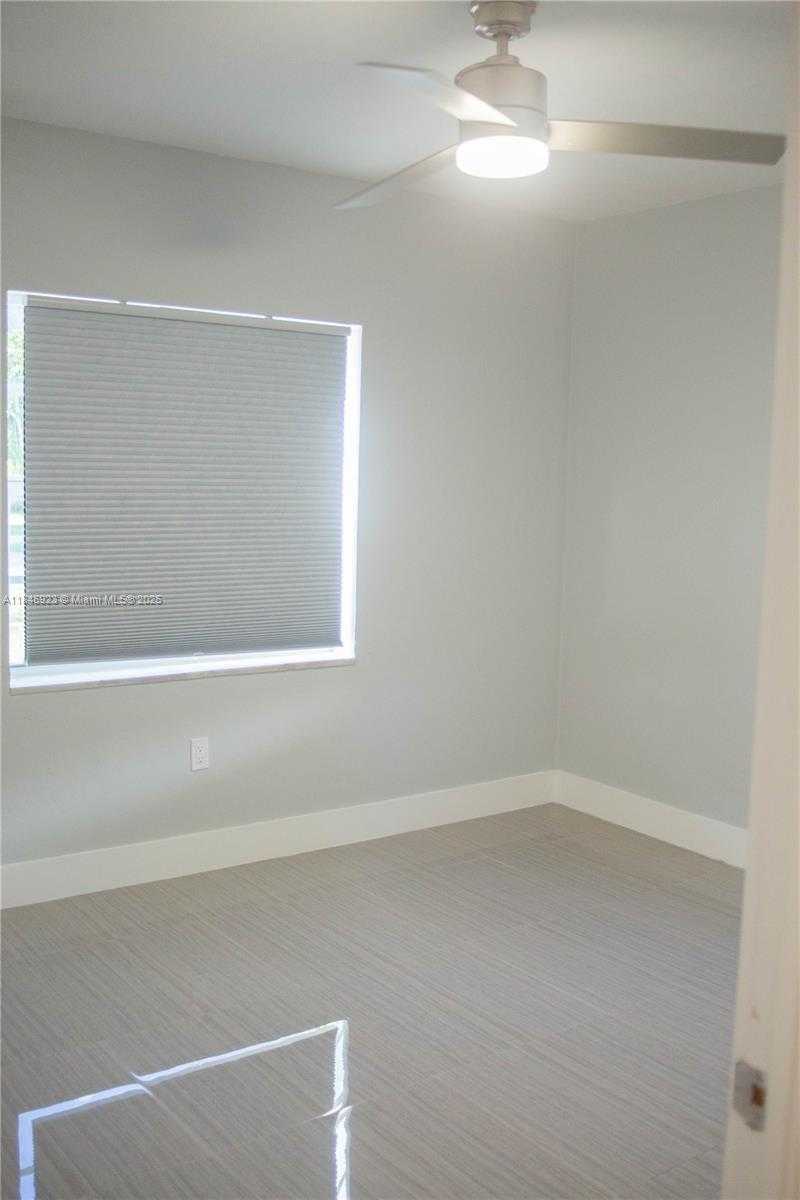 Small Image of 624 WESTWARD DRIVE, Miami Springs Number 22