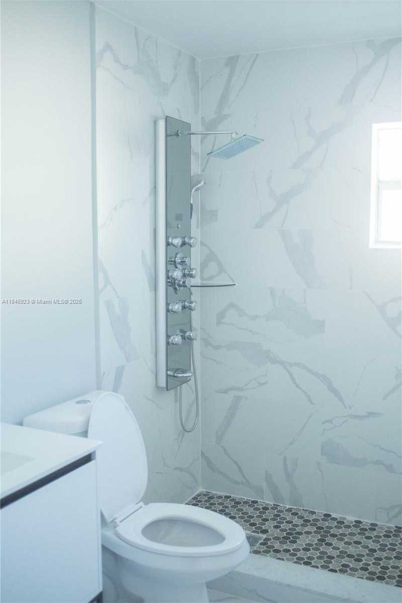 Small Image of 624 WESTWARD DRIVE, Miami Springs Number 24
