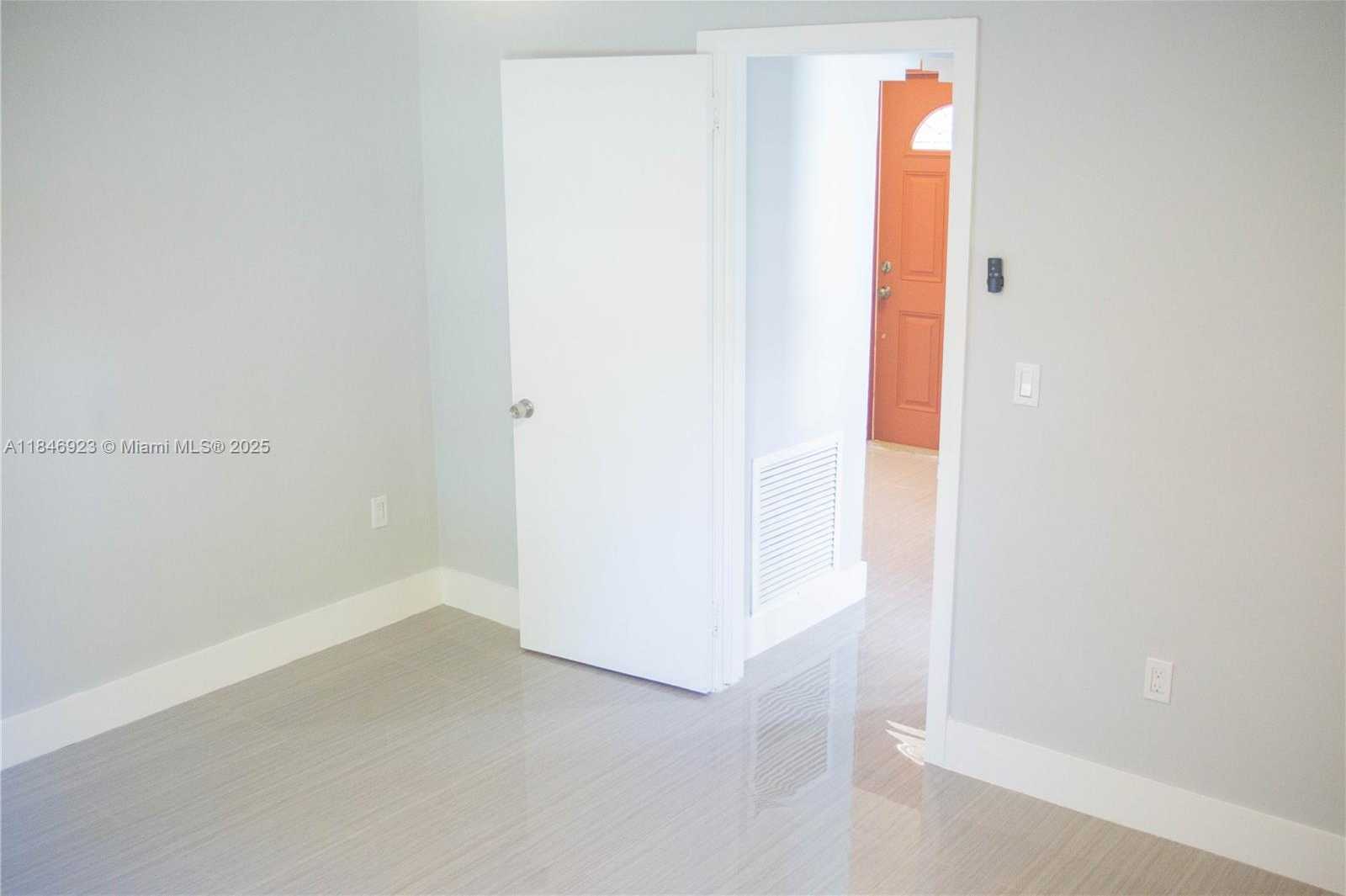 Small Image of 624 WESTWARD DRIVE, Miami Springs Number 29