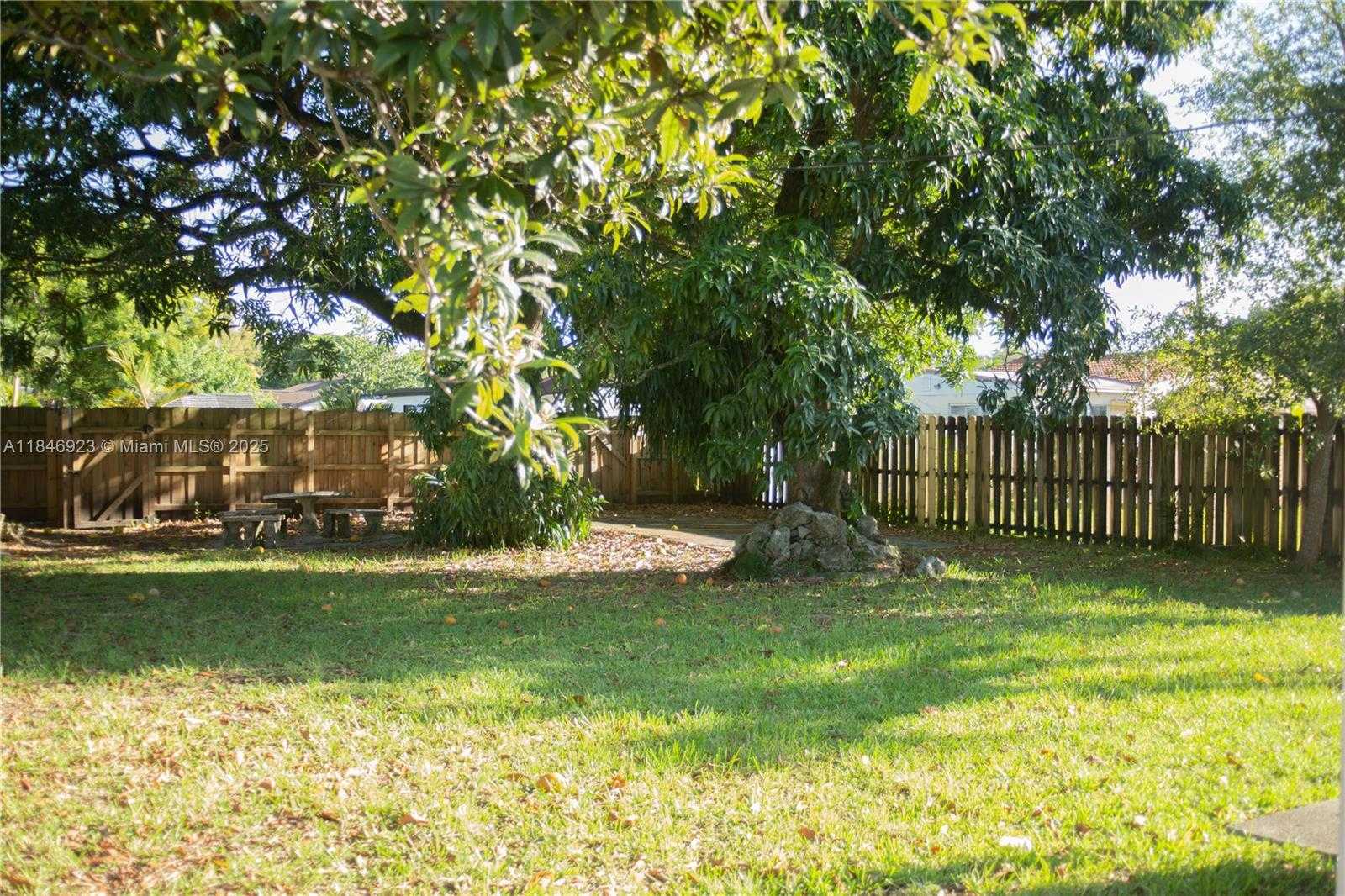 Small Image of 624 WESTWARD DRIVE, Miami Springs Number 30