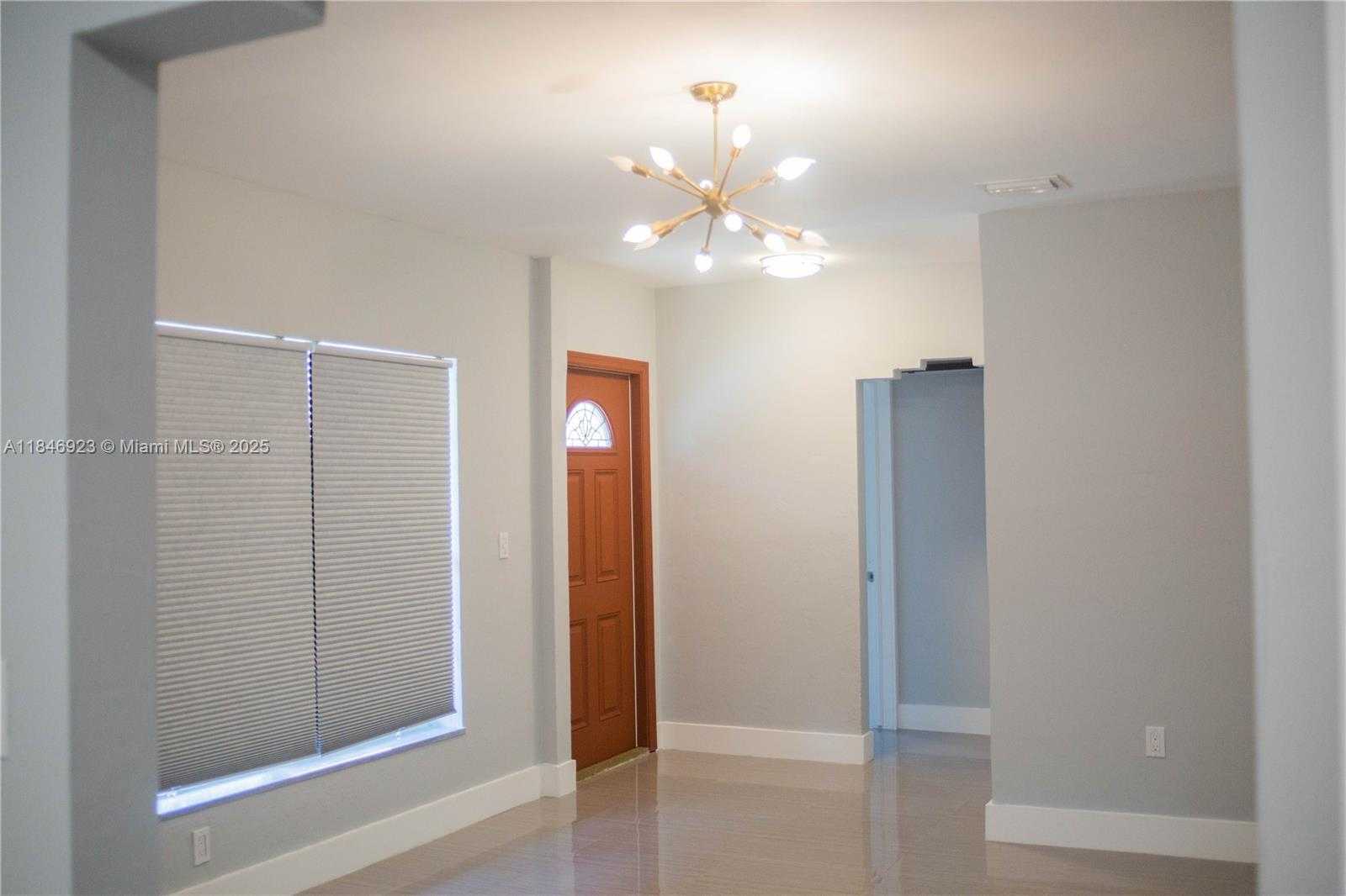 Small Image of 624 WESTWARD DRIVE, Miami Springs Number 6