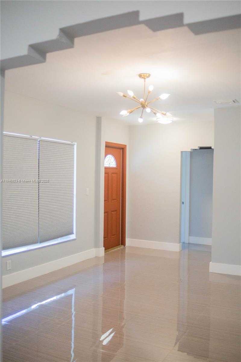 Small Image of 624 WESTWARD DRIVE, Miami Springs Number 7