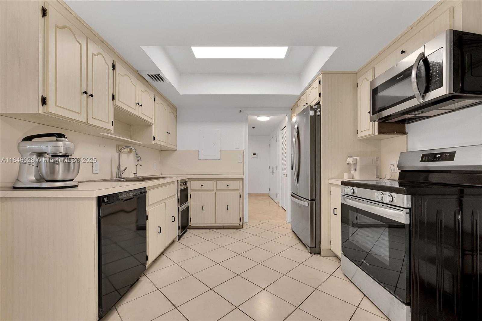 Small Image of 10205 COLLINS AVE #807, Bal Harbour Number 28