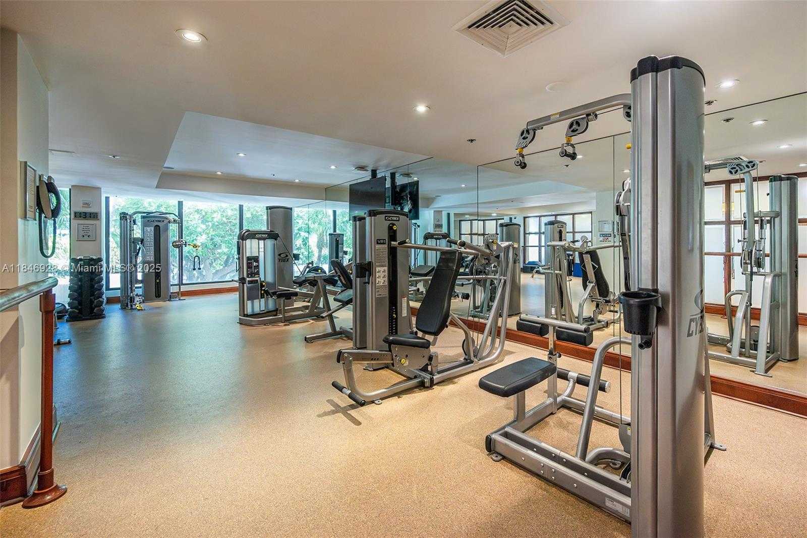 Small Image of 10205 COLLINS AVE #807, Bal Harbour Number 39