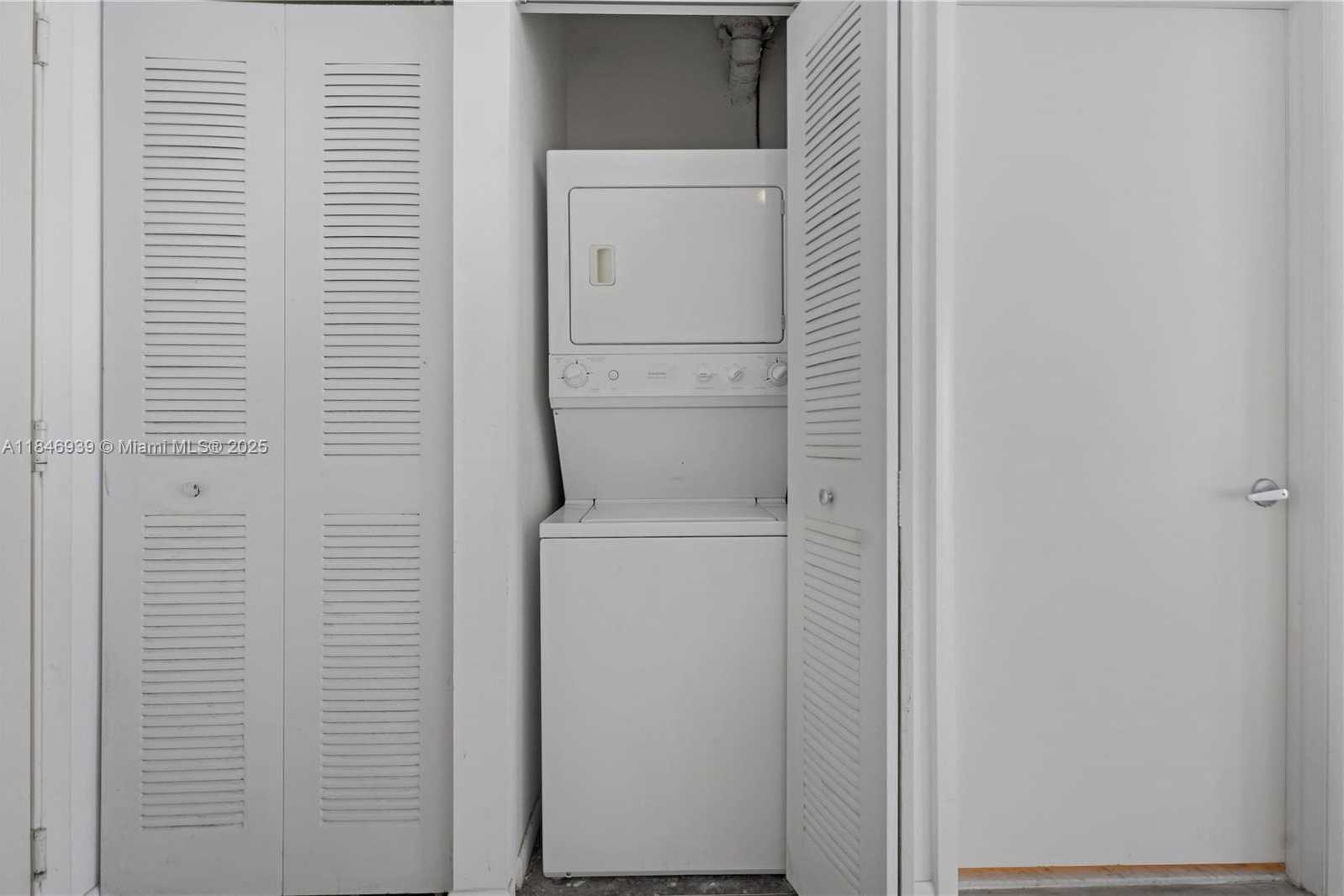 Small Image of 234 NORTH EAST 3RD ST #2109, Miami Number 9