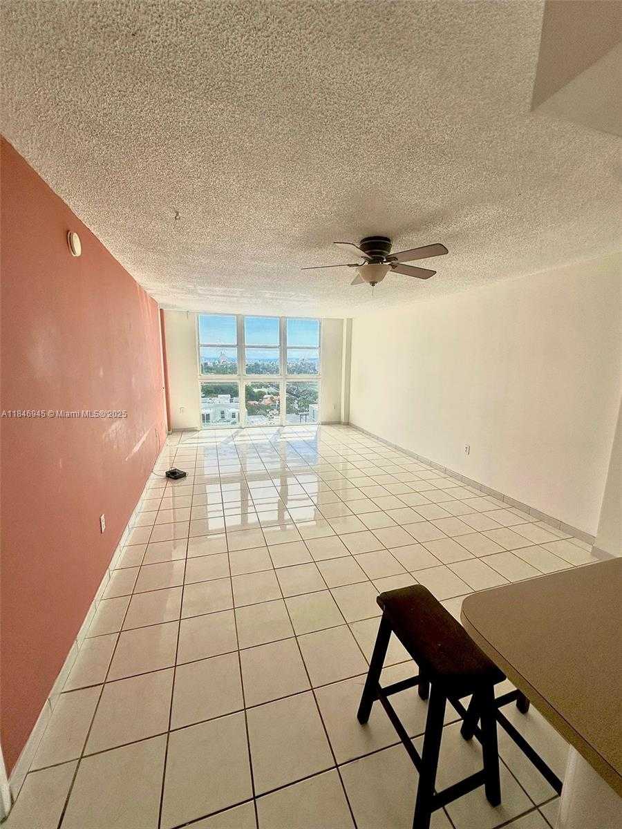 Small Image of 1228 WEST AVE #1109, Miami Beach Number 3