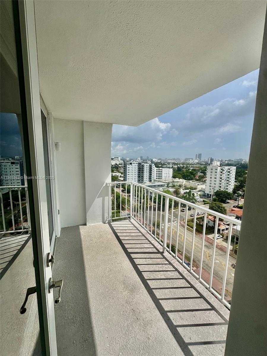 Small Image of 1228 WEST AVE #1109, Miami Beach Number 5