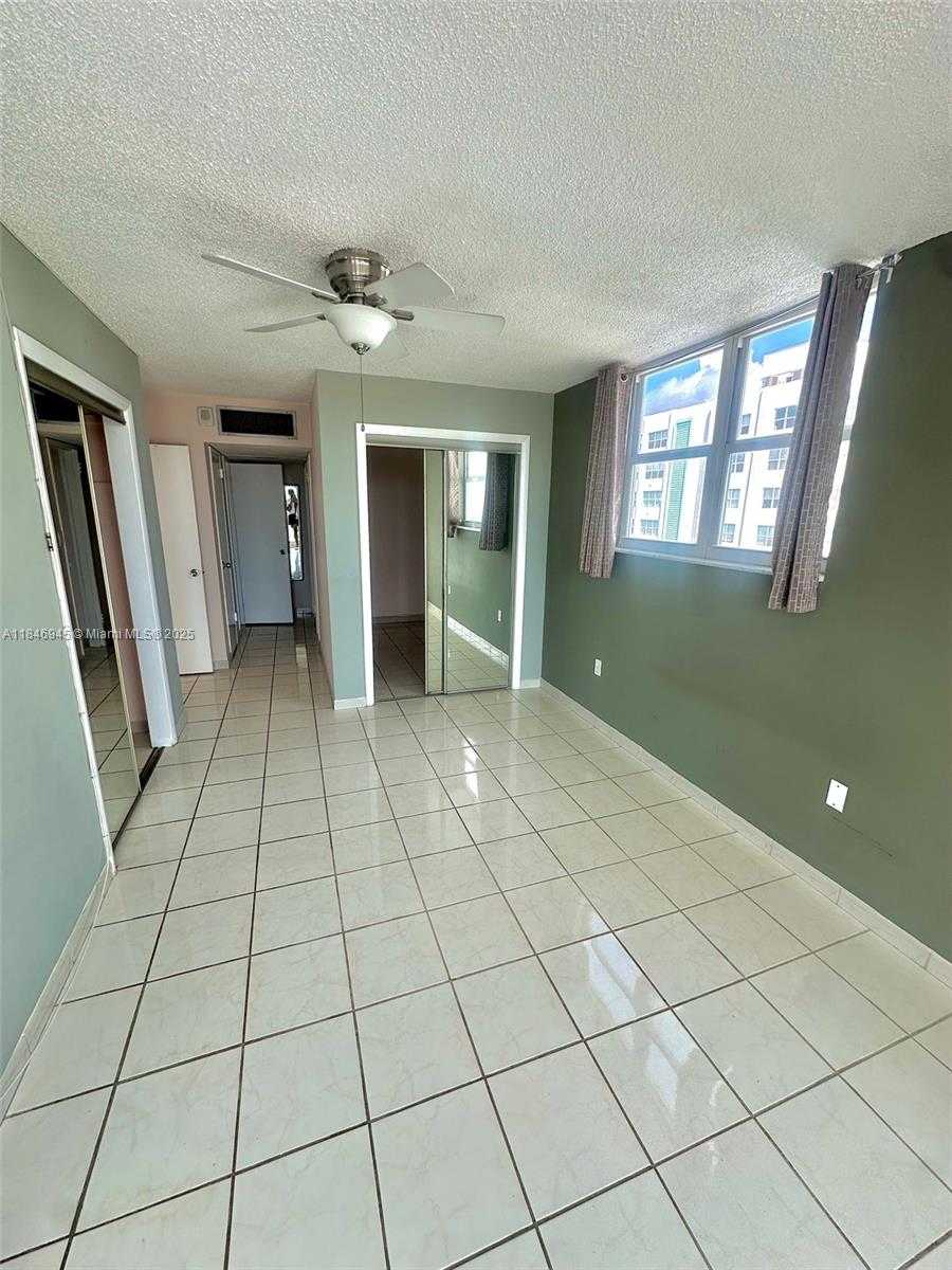 Small Image of 1228 WEST AVE #1109, Miami Beach Number 6