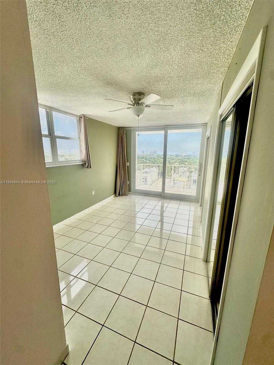Small Image of 1228 WEST AVE #1109, Miami Beach Number 7