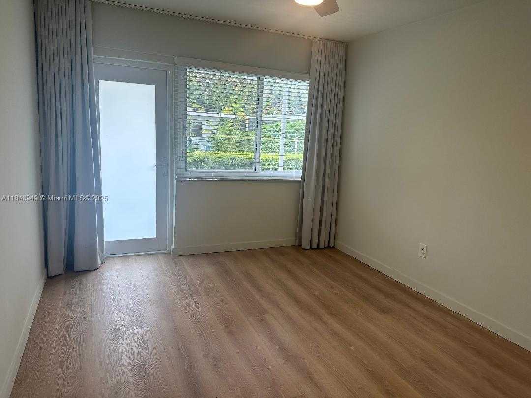 Small Image of 1065 98TH ST #2, Bay Harbor Islands Number 10