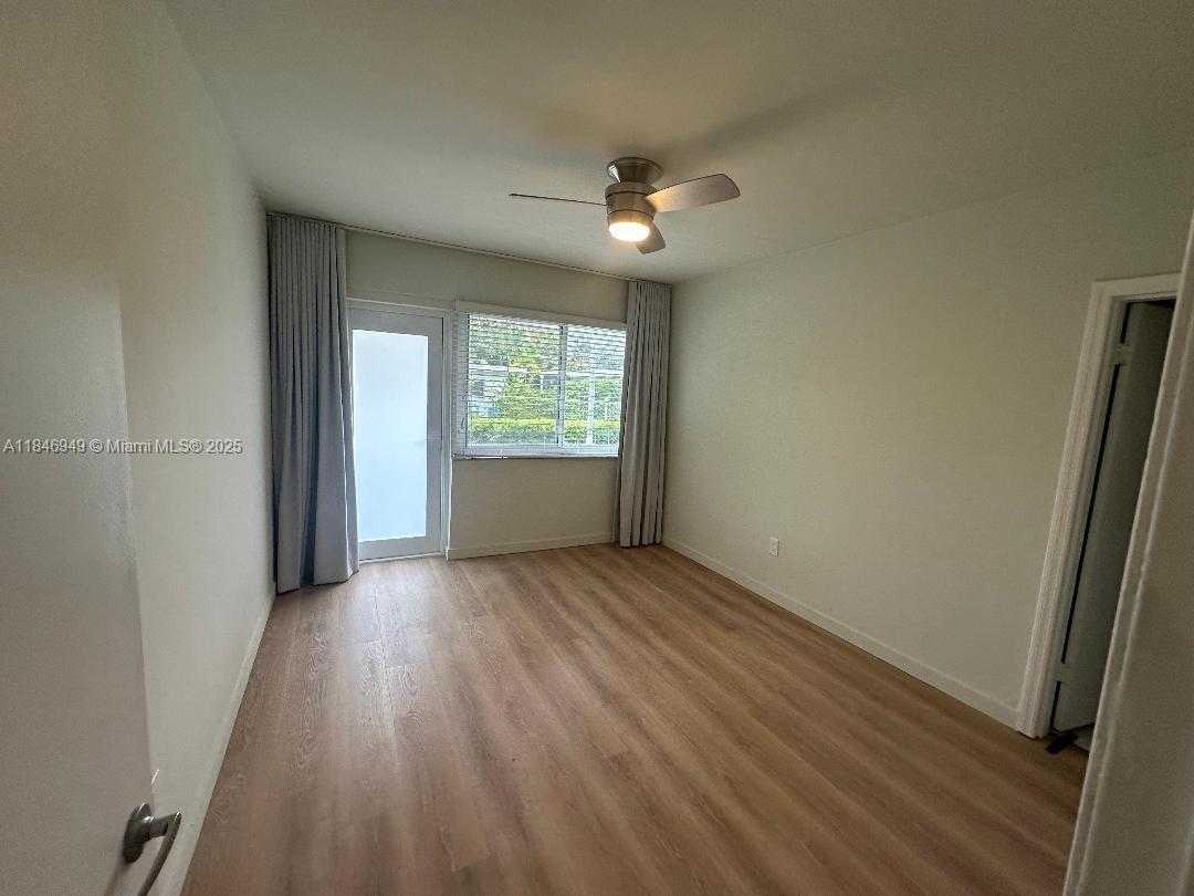 Small Image of 1065 98TH ST #2, Bay Harbor Islands Number 11
