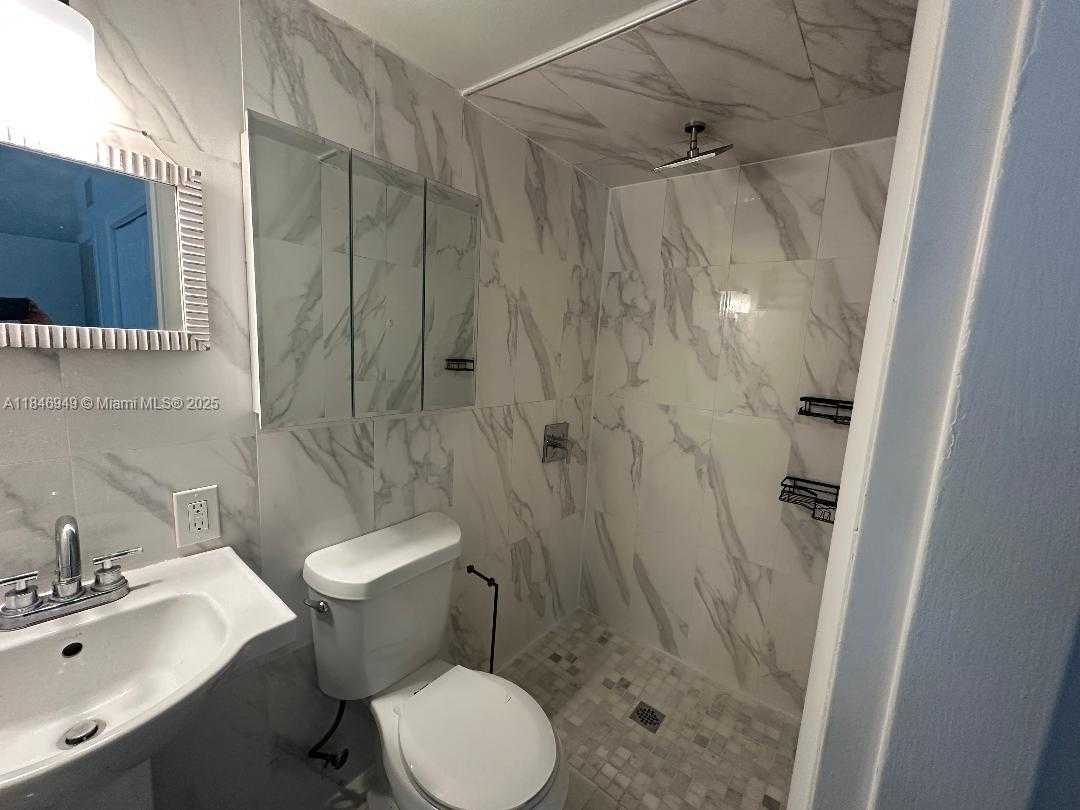 Small Image of 1065 98TH ST #2, Bay Harbor Islands Number 12
