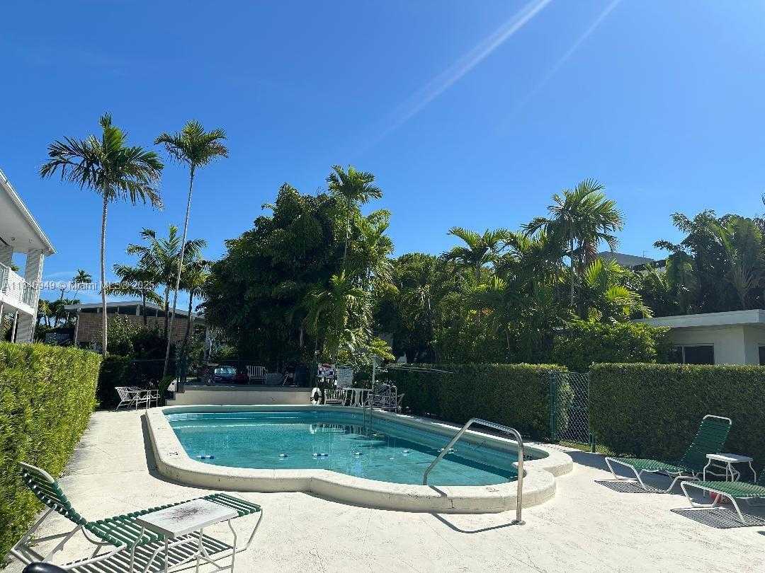 Small Image of 1065 98TH ST #2, Bay Harbor Islands Number 21