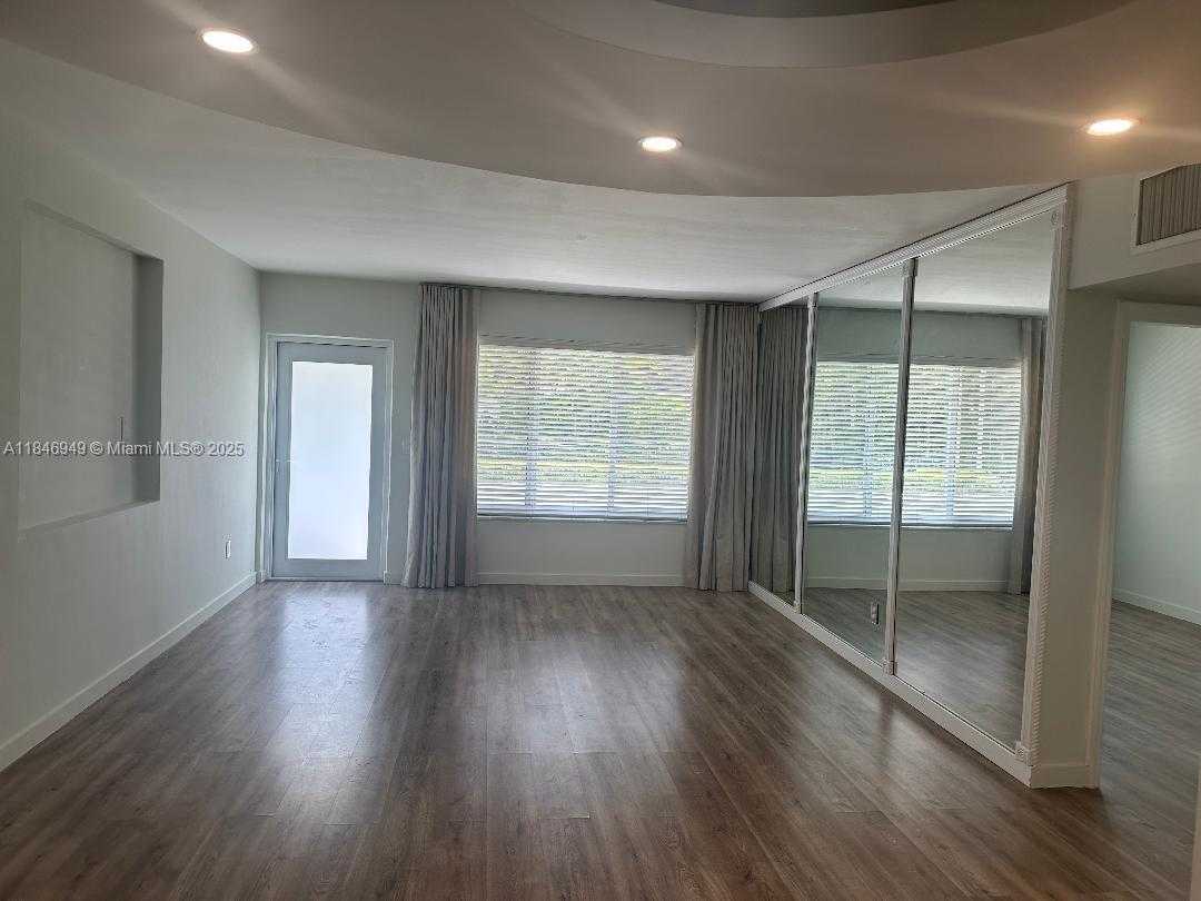 Small Image of 1065 98TH ST #2, Bay Harbor Islands Number 4
