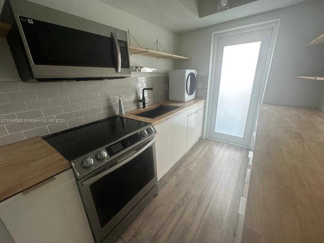 Small Image of 1065 98TH ST #2, Bay Harbor Islands Number 5