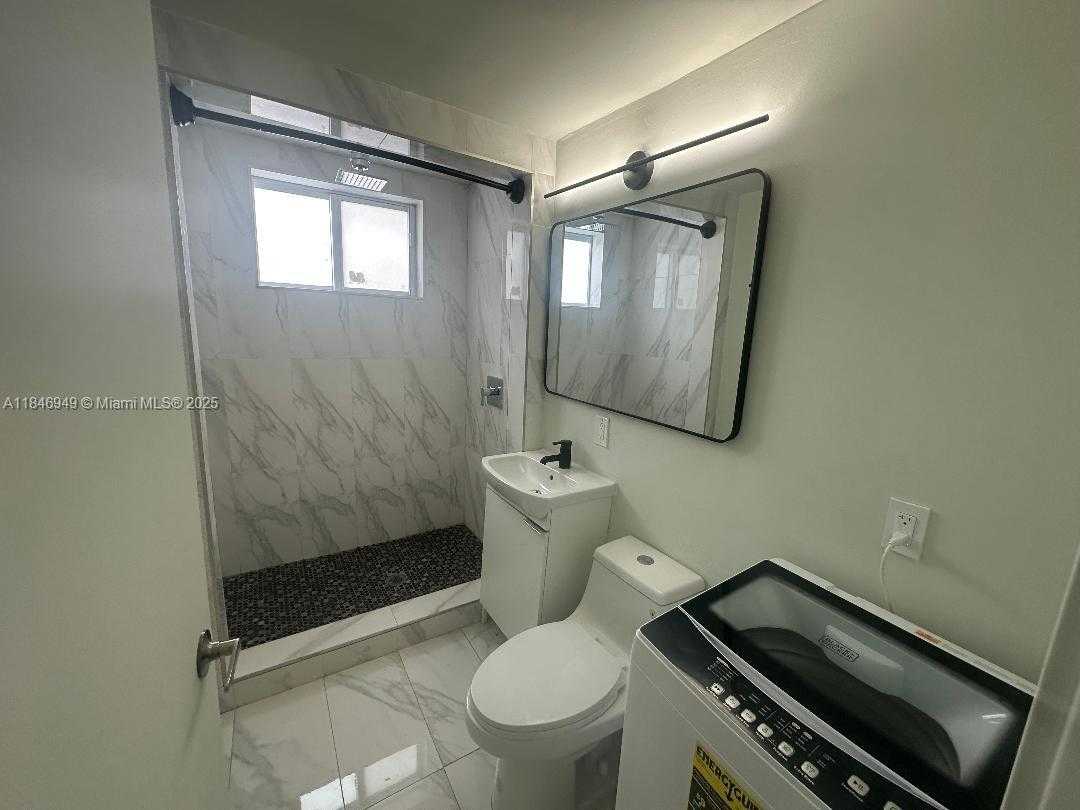 Small Image of 1065 98TH ST #2, Bay Harbor Islands Number 7