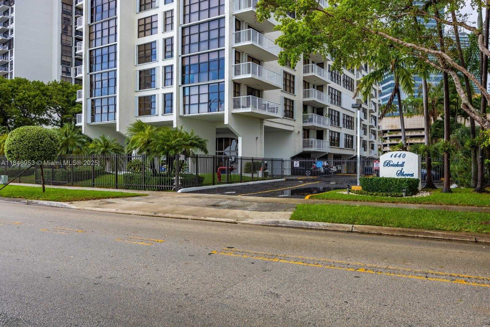 Small Image of 1440 BRICKELL BAY DR #307, Miami Number 25