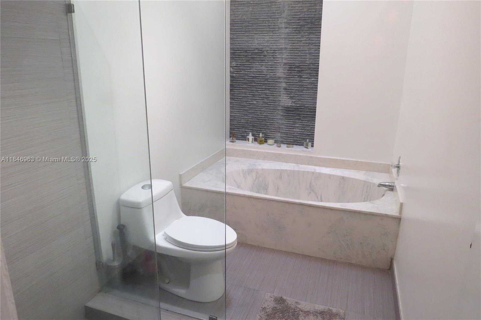 Small Image of 3510 MAGELLAN CIR #723, Aventura Number 16