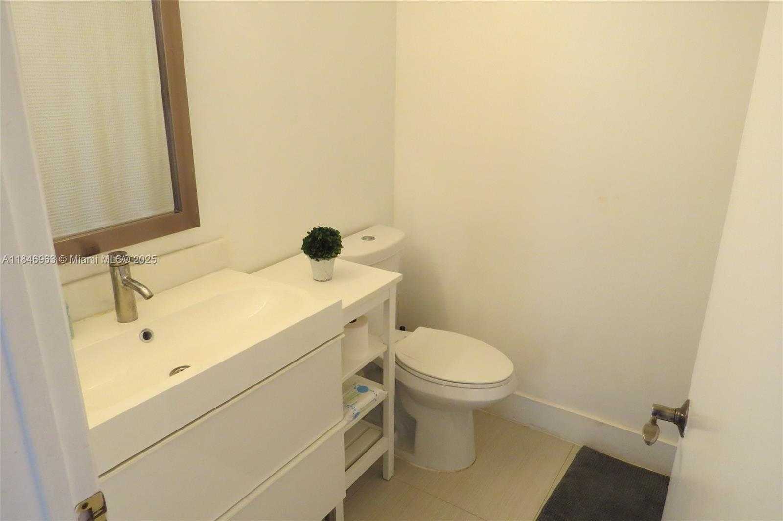 Small Image of 3510 MAGELLAN CIR #723, Aventura Number 18