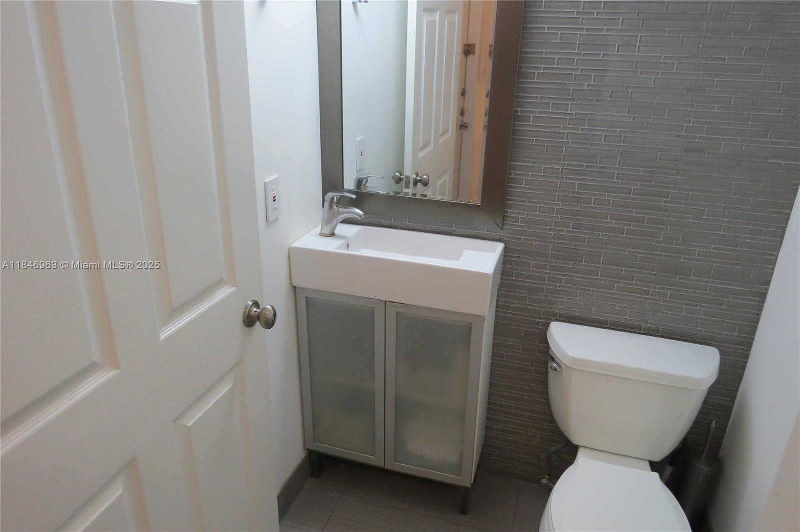 Small Image of 3510 MAGELLAN CIR #723, Aventura Number 21