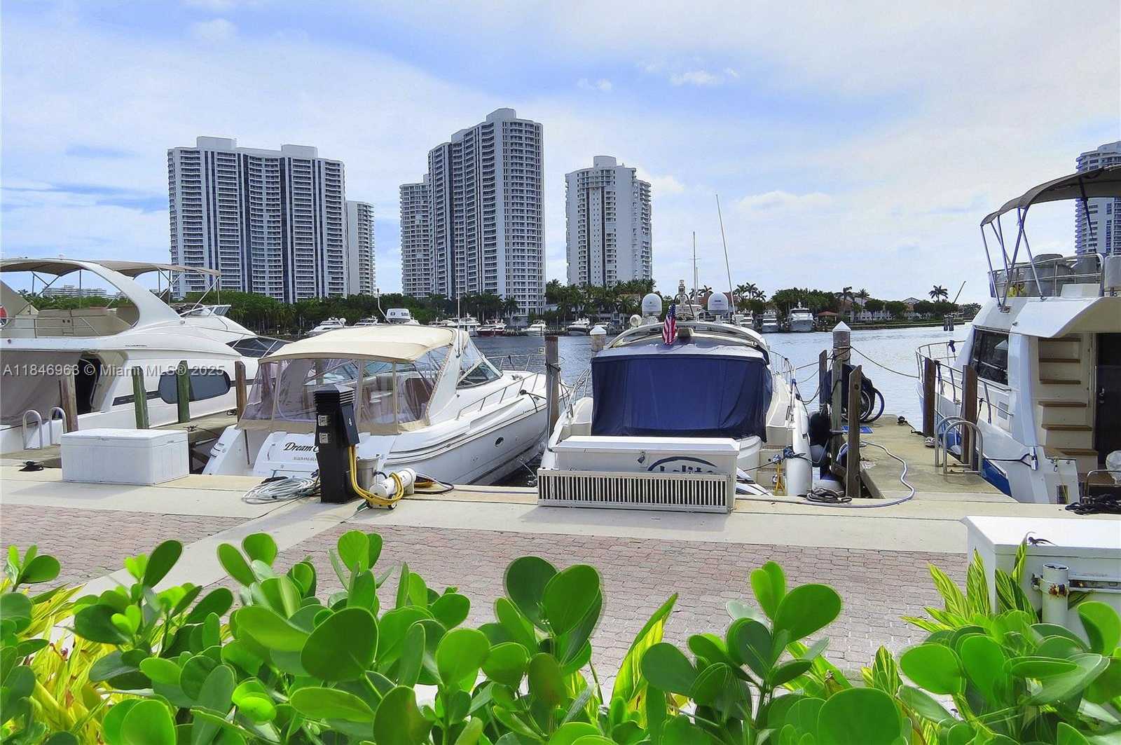 Small Image of 3510 MAGELLAN CIR #723, Aventura Number 27