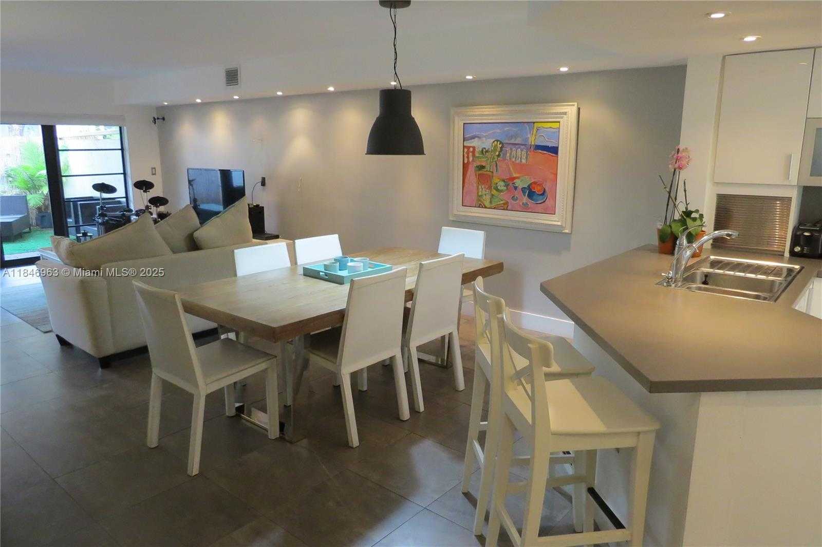 Small Image of 3510 MAGELLAN CIR #723, Aventura Number 5