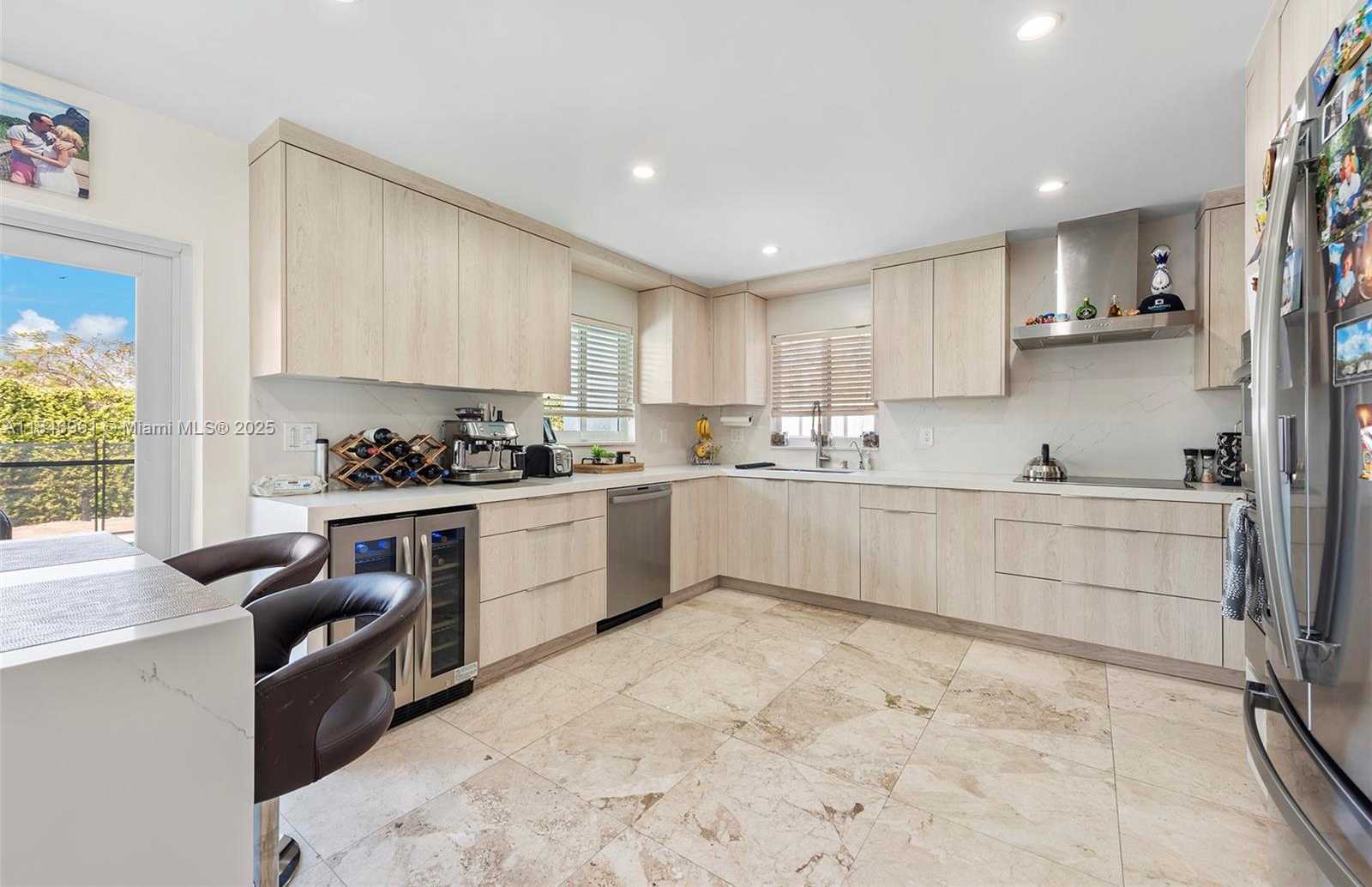 Small Image of 5901 SOUTH WEST 56TH TER, South Miami Number 13