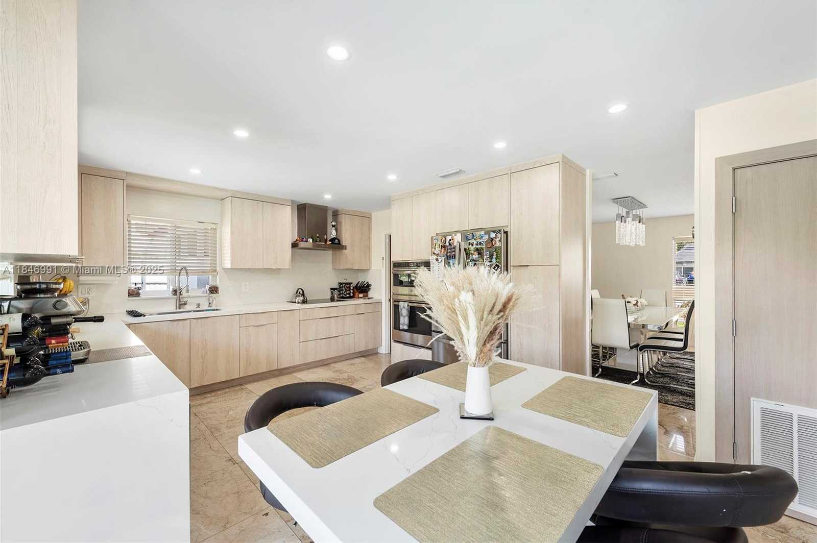 Small Image of 5901 SOUTH WEST 56TH TER, South Miami Number 14