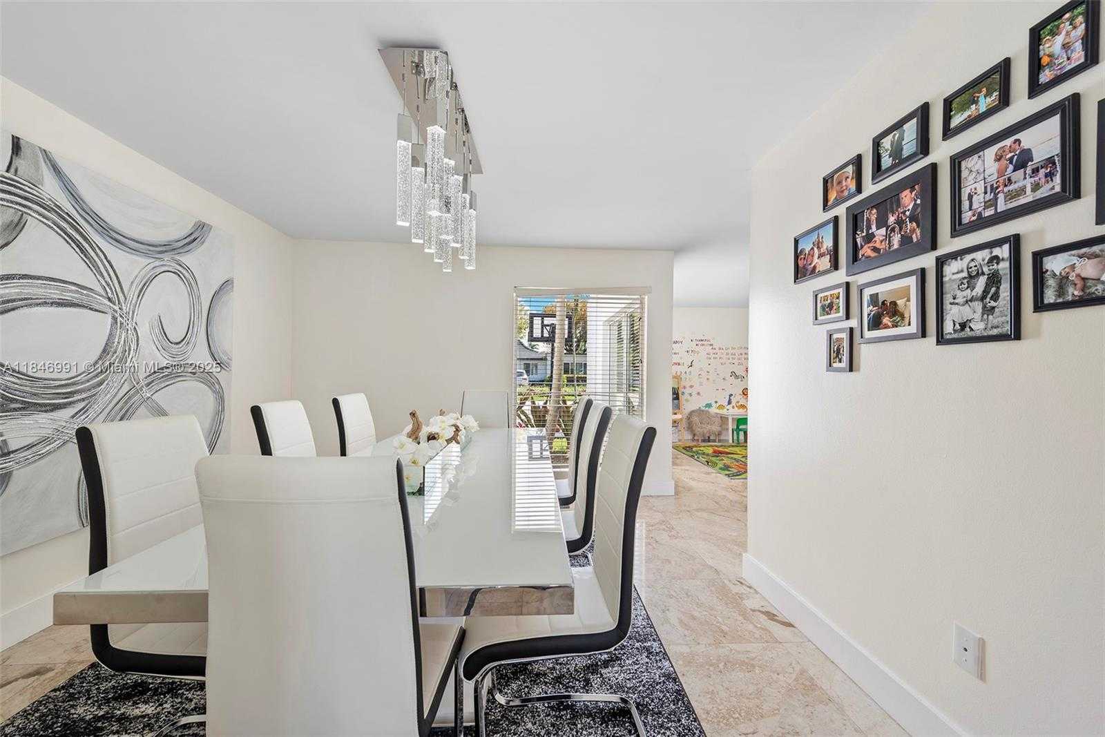 Small Image of 5901 SOUTH WEST 56TH TER, South Miami Number 18