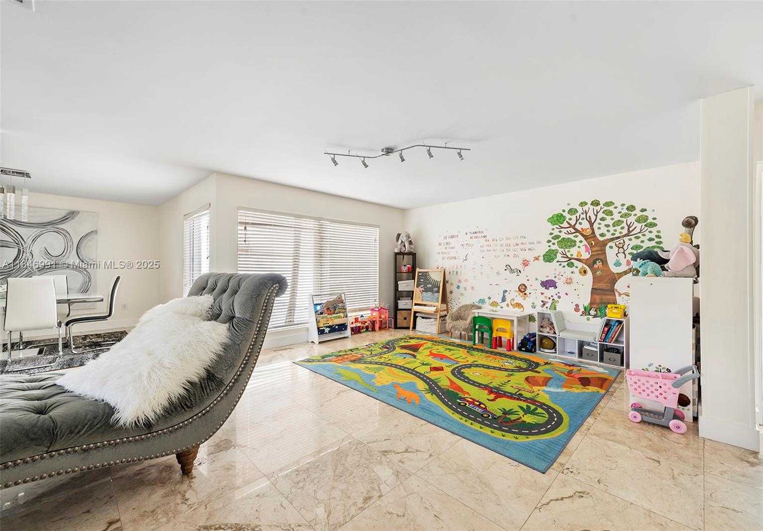 Small Image of 5901 SOUTH WEST 56TH TER, South Miami Number 28