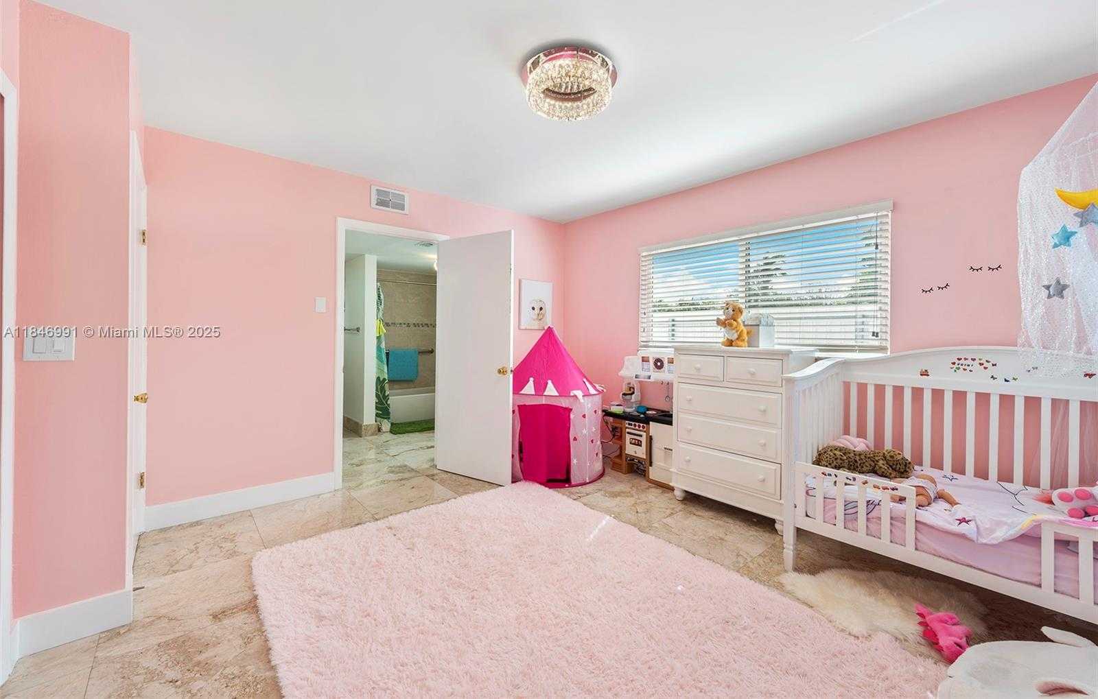Small Image of 5901 SOUTH WEST 56TH TER, South Miami Number 37