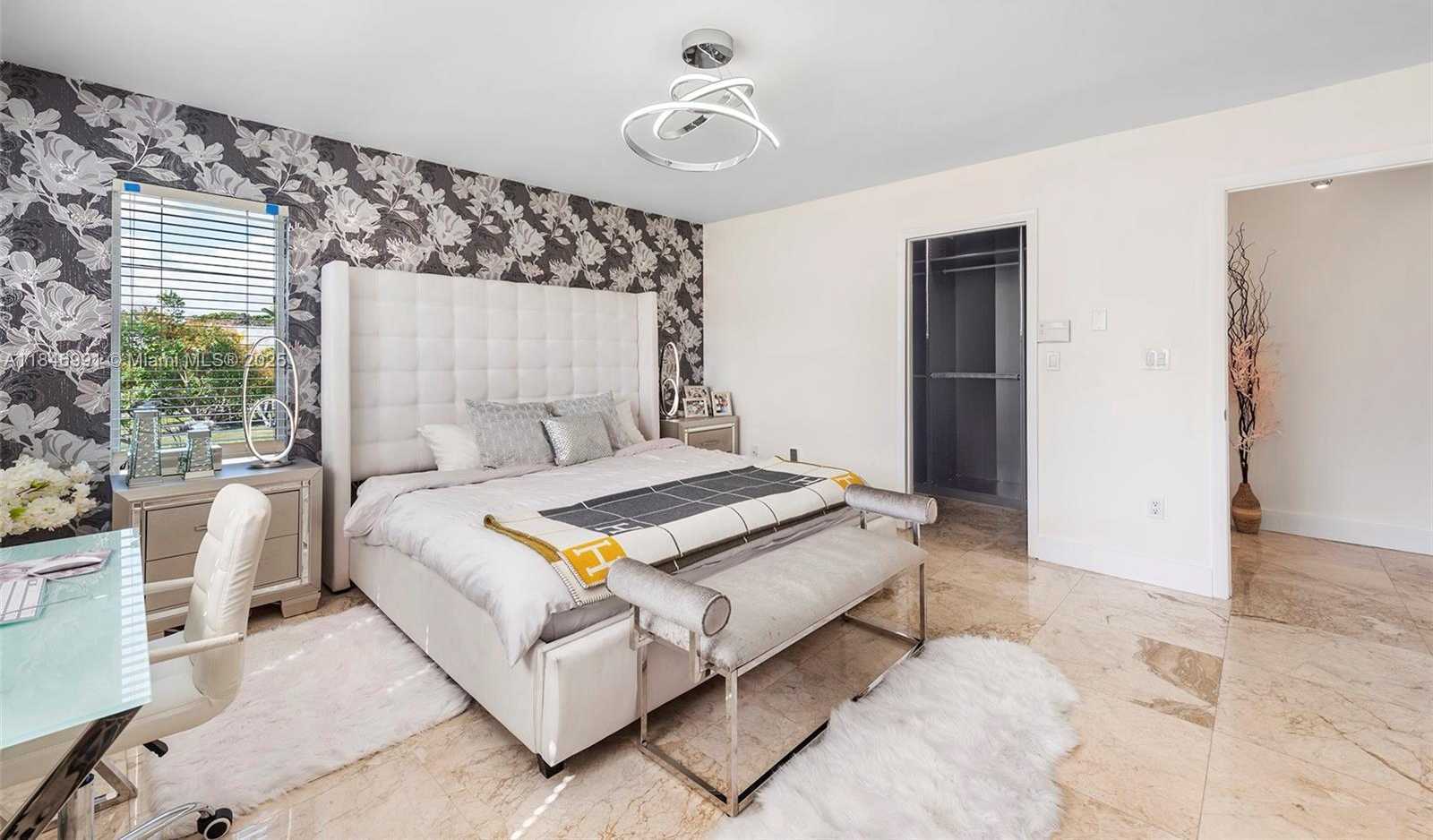Small Image of 5901 SOUTH WEST 56TH TER, South Miami Number 43