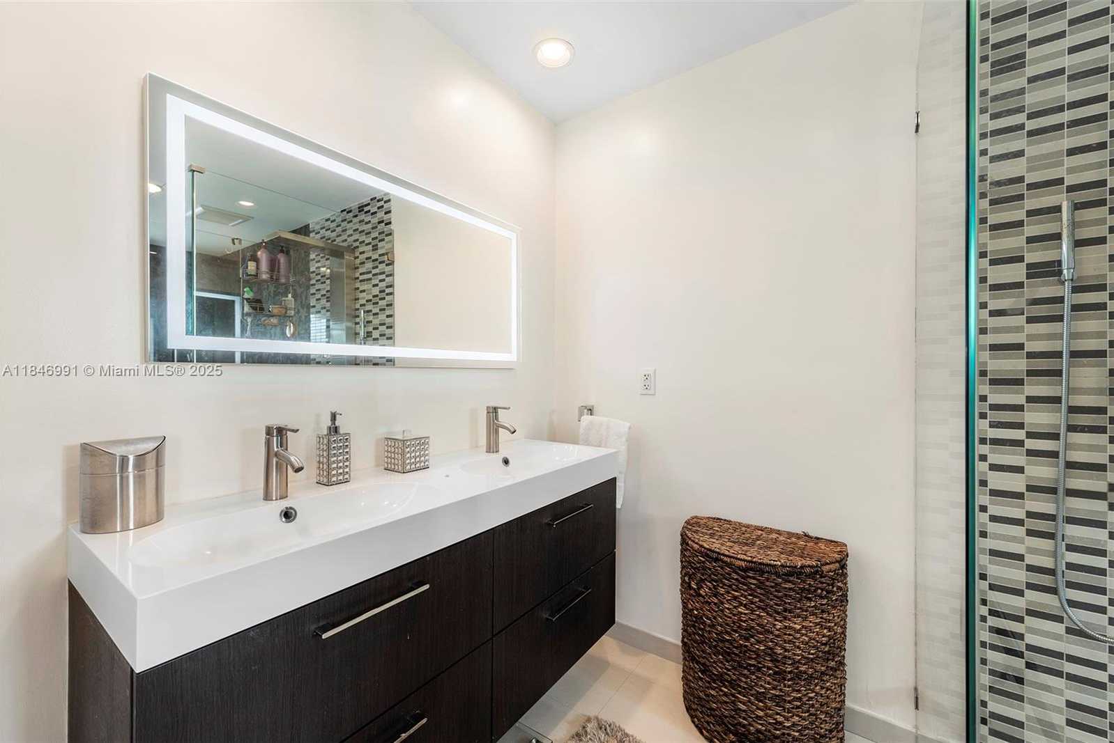 Small Image of 5901 SOUTH WEST 56TH TER, South Miami Number 45
