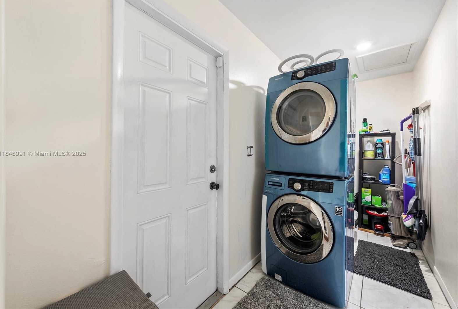 Small Image of 5901 SOUTH WEST 56TH TER, South Miami Number 47