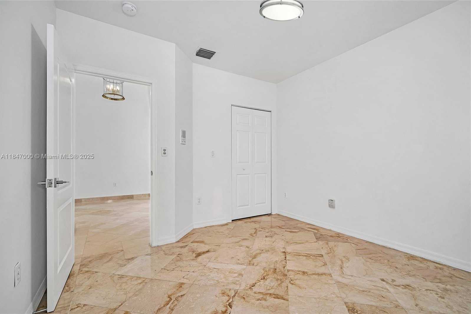 Small Image of 1135 ASTURIA AVE, Coral Gables Number 24