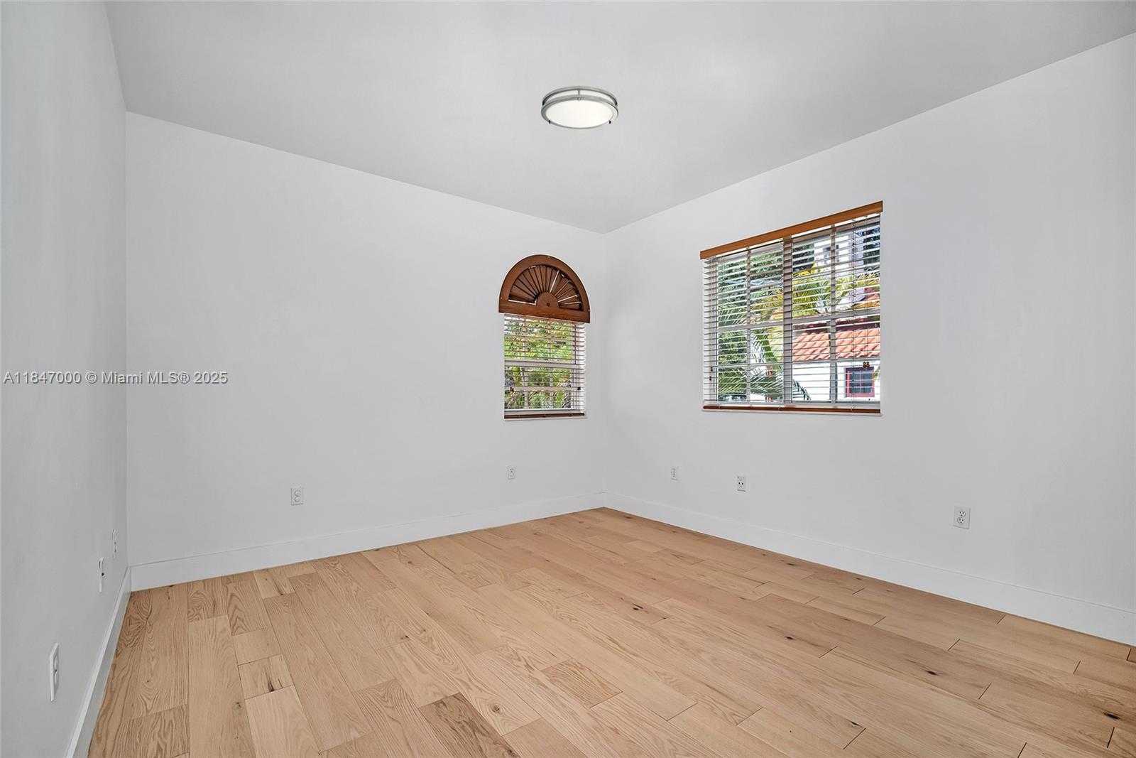 Small Image of 1135 ASTURIA AVE, Coral Gables Number 26
